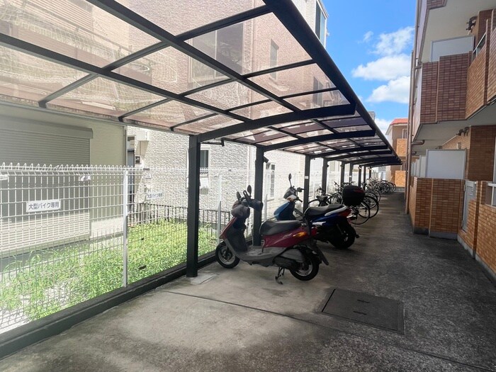 物件外観写真3　(駐輪場)