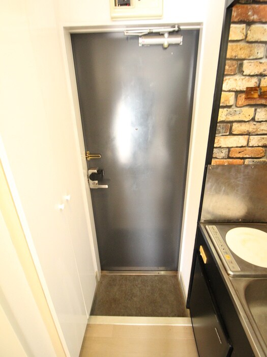 物件内観写真7　(玄関)