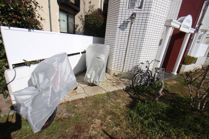 物件外観写真3　(駐輪場)