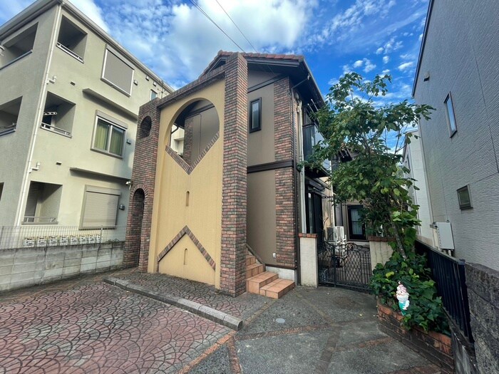 物件外観写真5　(駐車場)