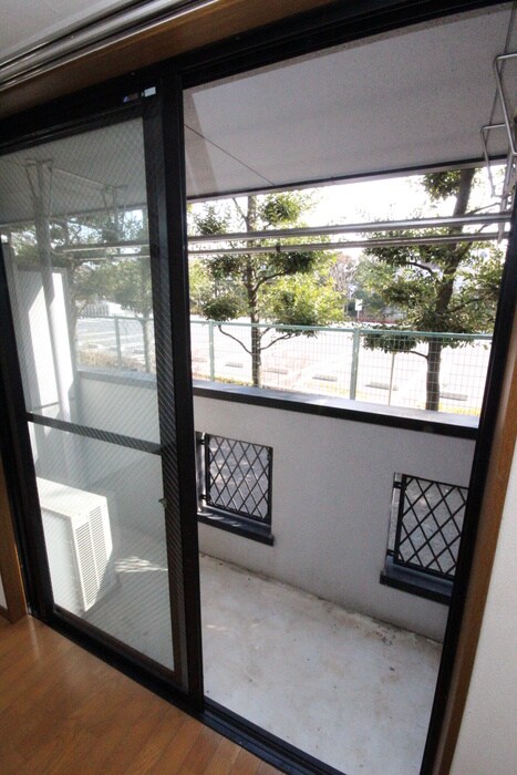 物件内観写真12　(室内からの展望)