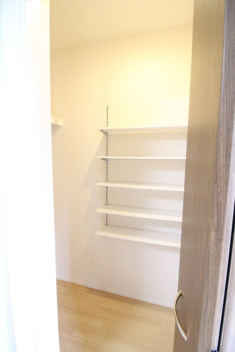 物件内観写真17　(収納)