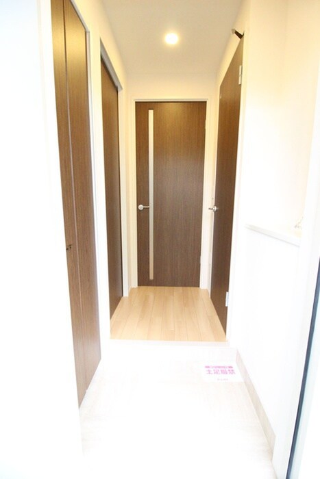 物件内観写真19　(玄関)