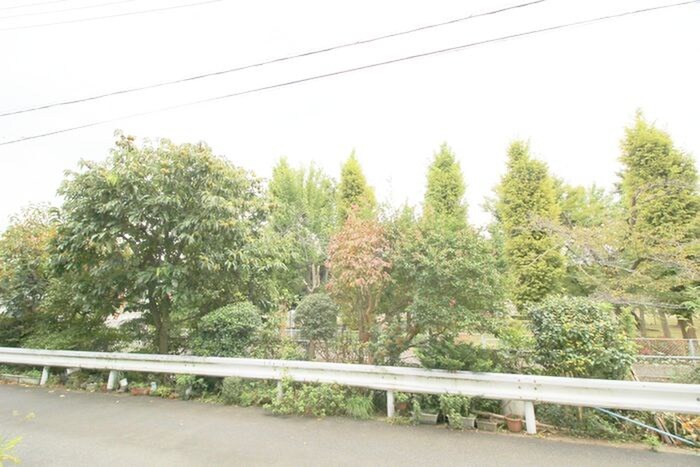 物件内観写真22　(室内からの展望)