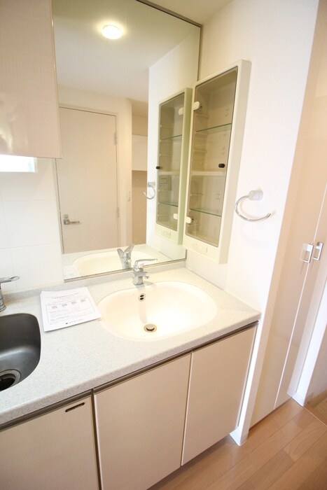 物件内観写真11　(洗面)