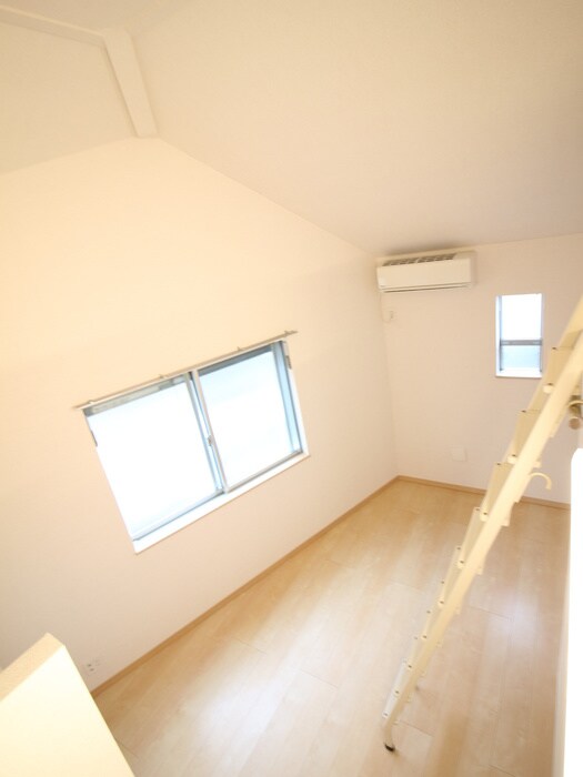 物件内観写真8　(居室)