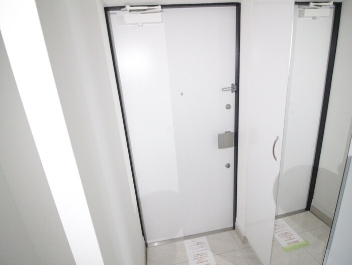 物件内観写真13　(玄関)