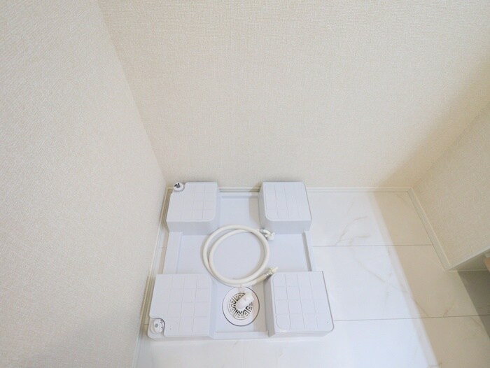 物件内観写真14　(洗濯機置場)