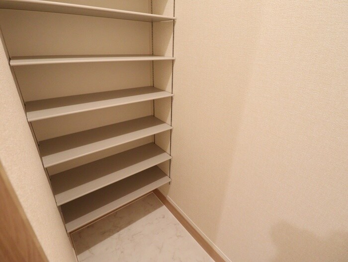 物件内観写真16　(靴箱)