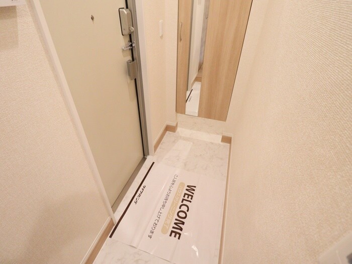物件内観写真17　(玄関)