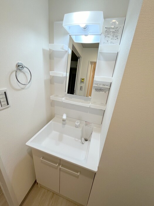 物件内観写真11　(洗面)