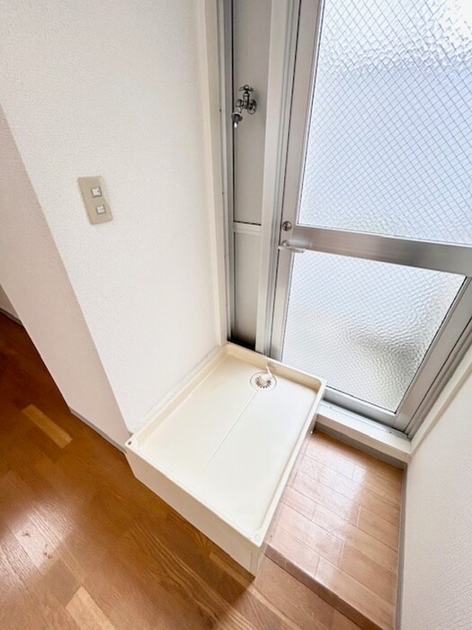 物件内観写真13　(洗濯機置場)