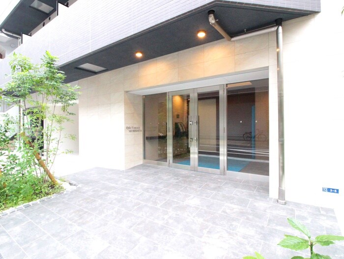 物件外観写真5　(エントランス部分)