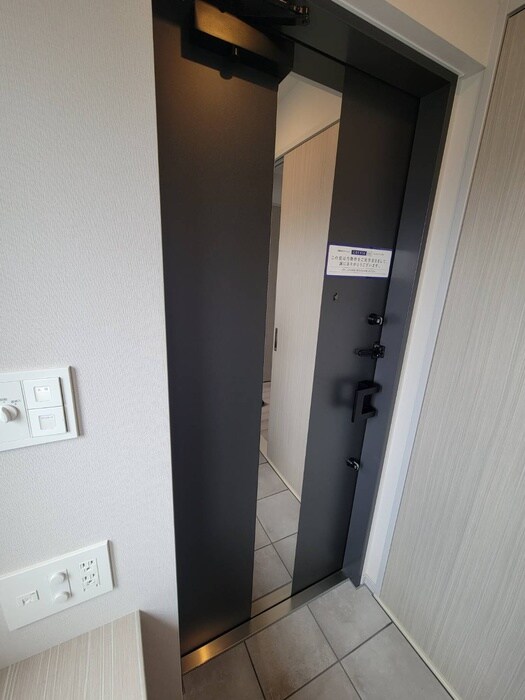物件内観写真14　(玄関)