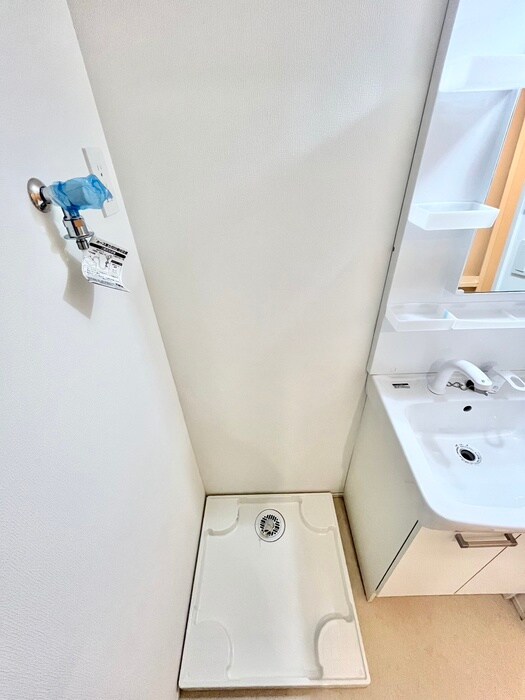 物件内観写真12　(洗濯機置場)