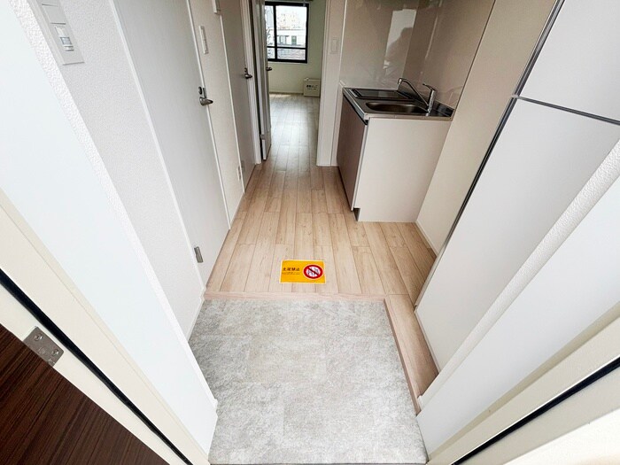 物件内観写真14　(玄関)