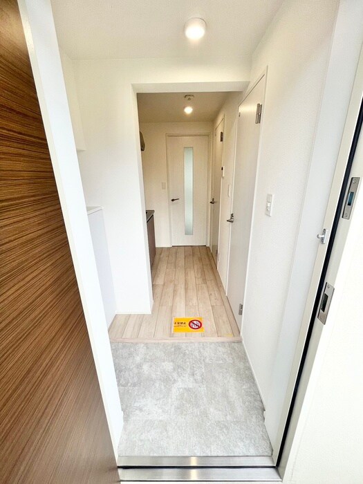 物件内観写真16　(玄関)