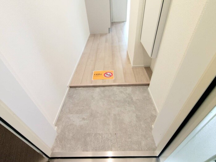 物件内観写真18　(玄関)