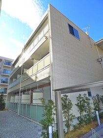 リブリ・June KALUNASIAの外観写真