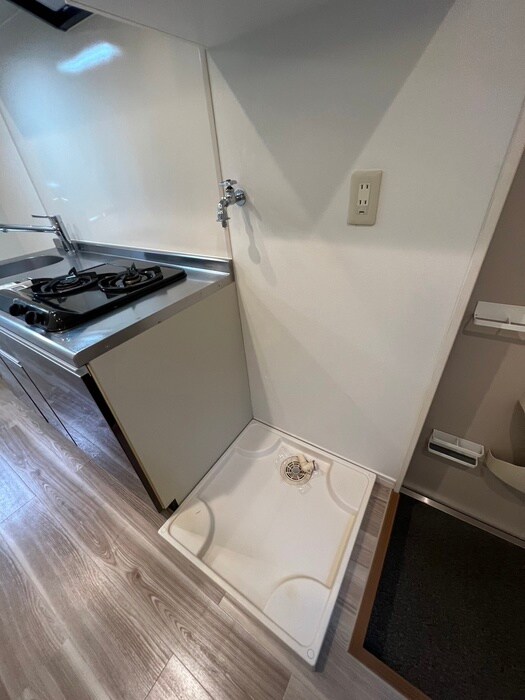 物件内観写真15　(洗濯機置場)