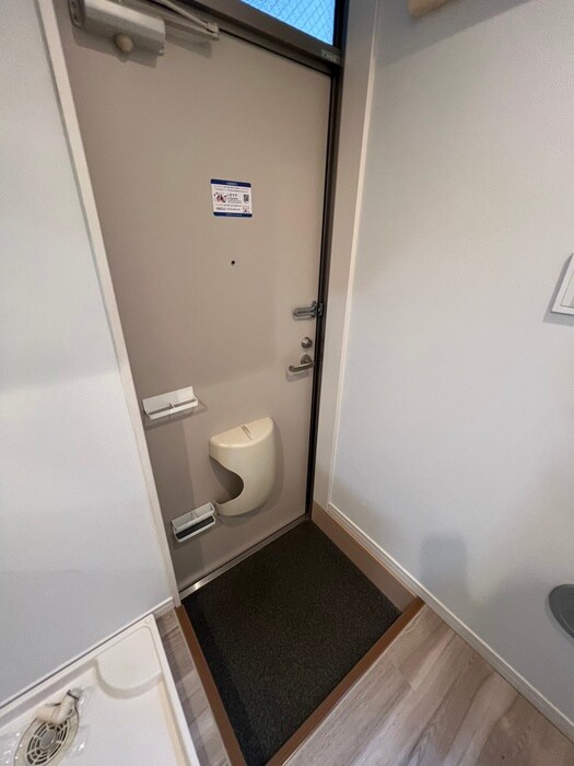 物件内観写真16　(玄関)