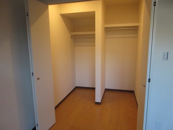 物件内観写真12　(収納)