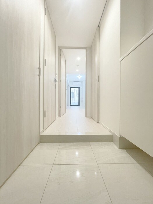 物件内観写真7　(玄関)