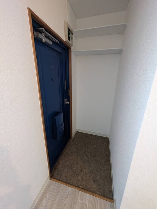 物件内観写真13　(玄関)