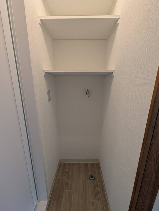 物件内観写真17　(洗濯機置場)