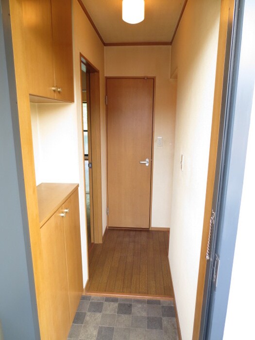 物件内観写真11　(玄関)