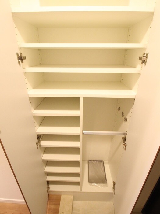 物件内観写真12　(靴箱)