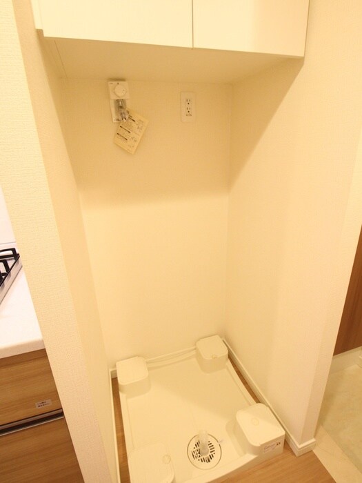 物件内観写真14　(洗濯機置場)