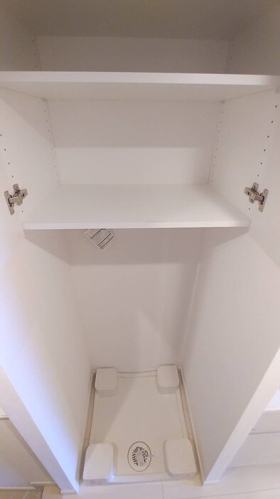 物件内観写真15　(洗濯機置場)