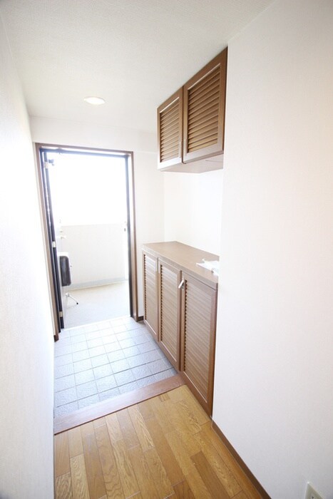 物件内観写真7　(玄関)