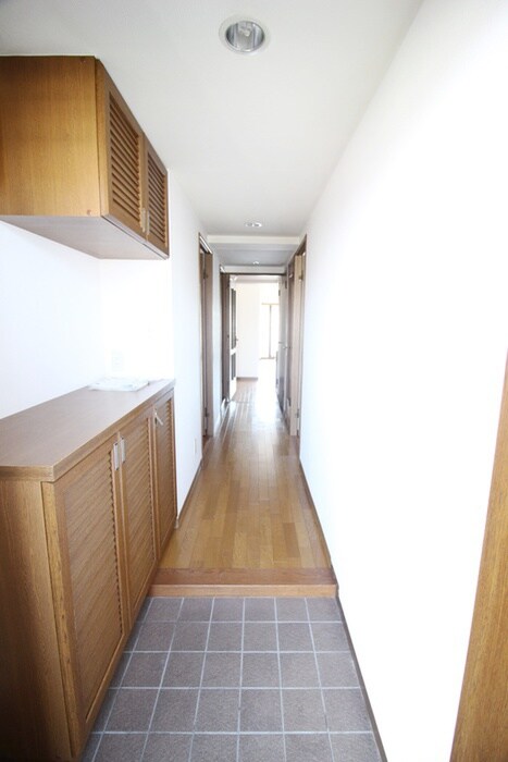 物件内観写真18　(廊下)