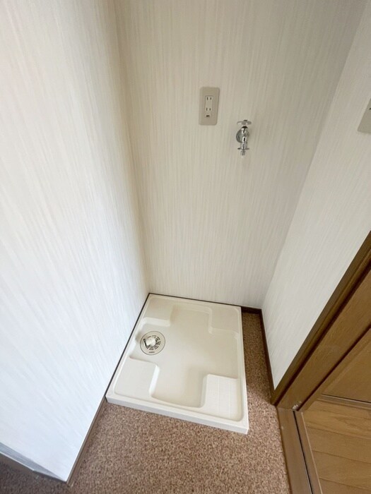 物件内観写真13　(洗濯機置場)