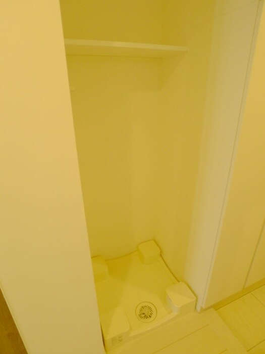 物件内観写真15　(洗濯機置場)