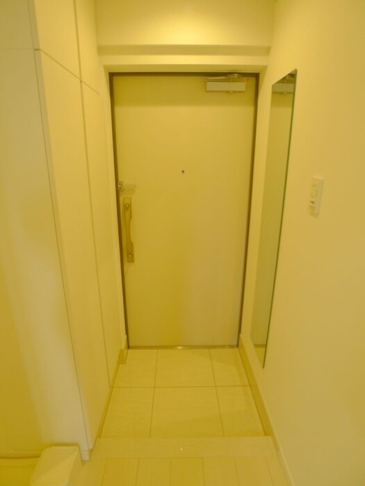 物件内観写真16　(玄関)