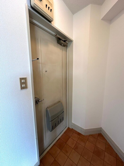 物件内観写真14　(玄関)