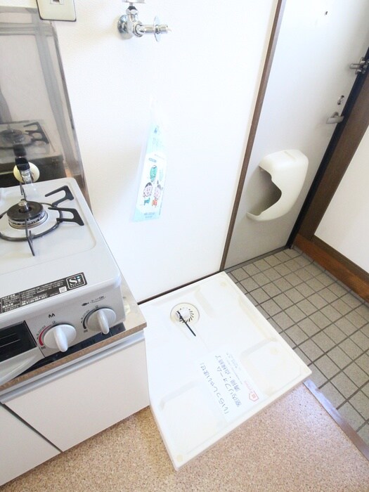 物件内観写真13　(洗濯機置場)