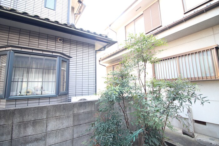 ベルヴェ霞台Ⅱの室内からの展望