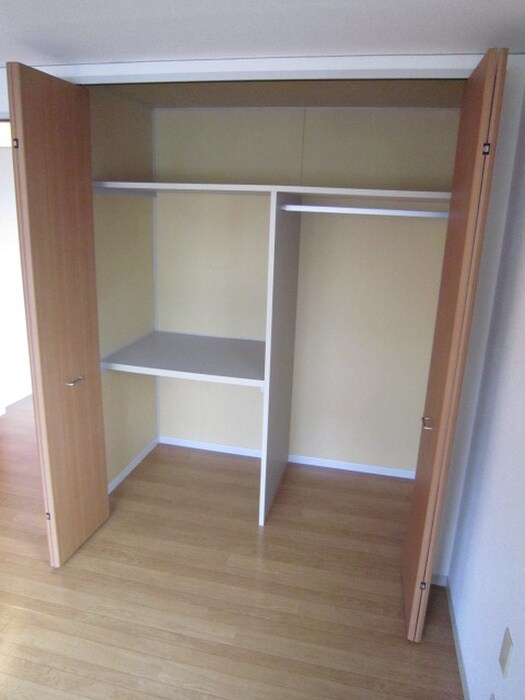 物件内観写真12　(収納)