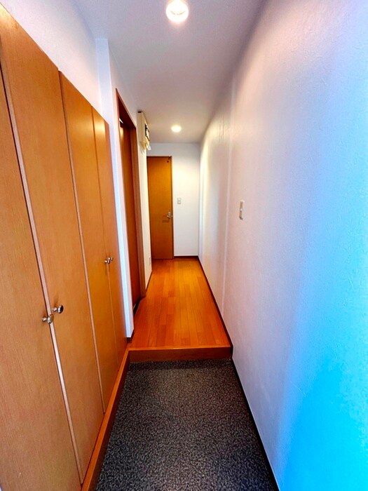 物件内観写真13　(玄関)