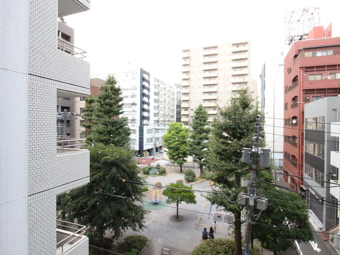 物件内観写真21　(室内からの展望)