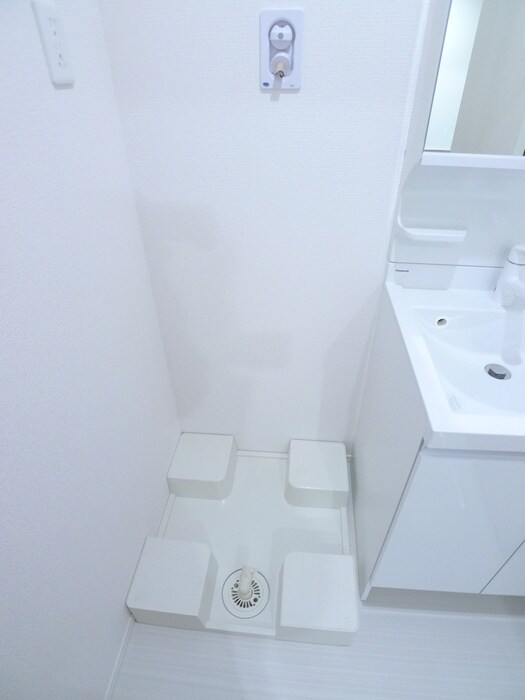 物件内観写真8　(洗濯機置場)