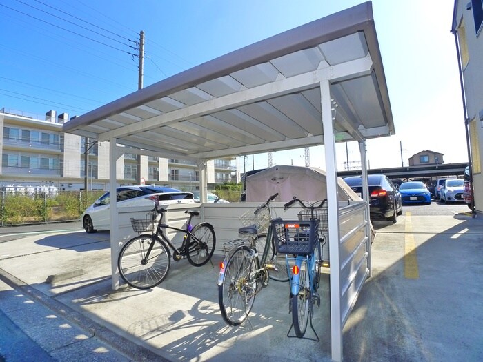 物件外観写真5　(駐輪場)