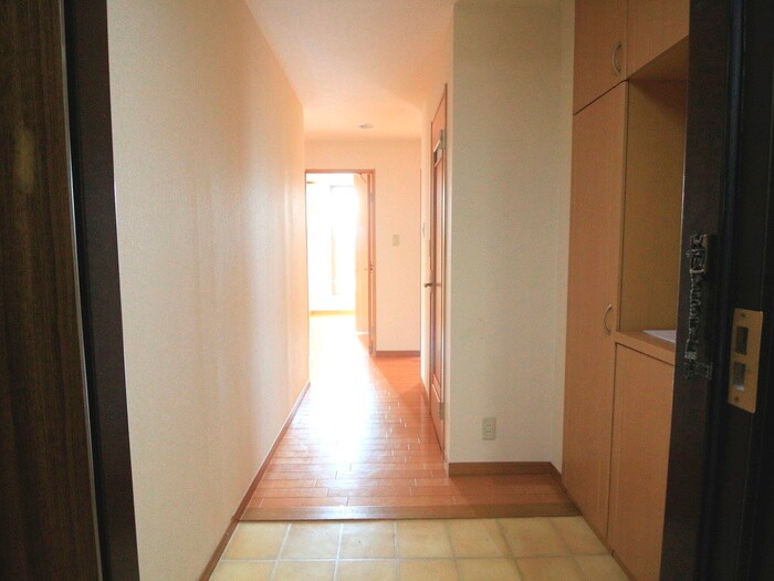 物件内観写真6　(玄関)