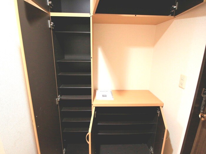 物件内観写真19　(靴箱)