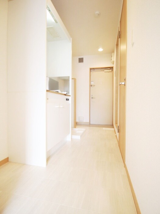 物件内観写真10　(廊下)