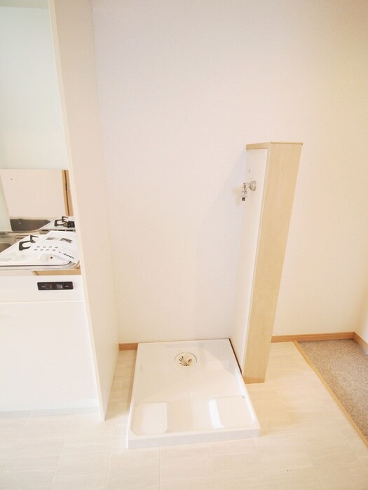 物件内観写真14　(洗濯機置場)